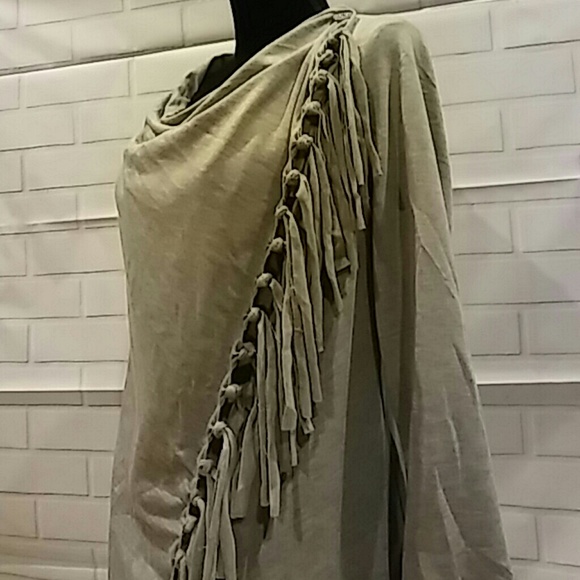 L⭐ Super Cute Gray Fringe Women's Cardigan NEW - Picture 6 of 6